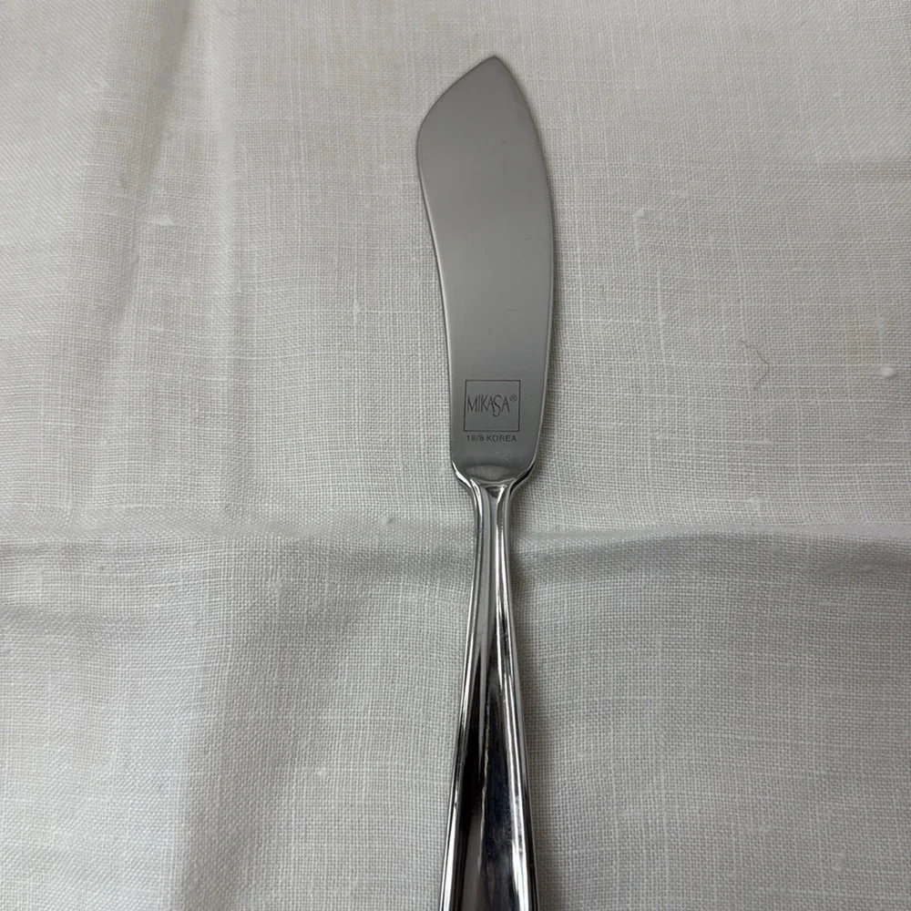 Mikasa Classico Satin Frosted Stainless Flat Handle Butter Spreaders Lot of 2